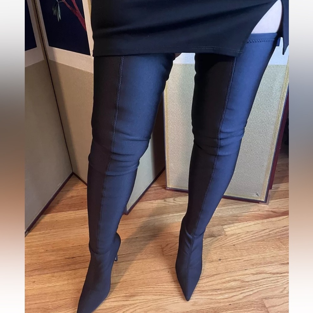 👠 👢 STUART WEITZMAN BLACK STRETCH SATIN HIGH BOOT SIZE 8 - Picture 1 of 16